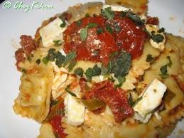 Raviolis Frais Aux Tomates Sechees Piments Et Feta Recette Ptitchef Recette Recette Recette De Plat Tomates Sechees