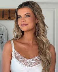 A M B E R L Y 🤍 She said she wanted a full coverage base