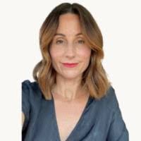 Nicolette Lowe's Instagram, Twitter & Facebook