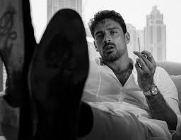 And in the films, 365 days. Michele Morrone I Don T Give A Raffaelecerraccioofficial Schauspieler Frauenskizze 365days