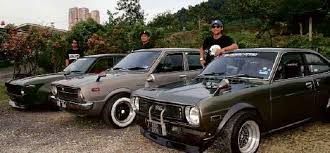 Harga murah tapi dapat accessori macam kereta mewah. Kereta Lama Punyai Keunikan Tersendiri