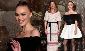 123,273 likes · 163 talking about this. Lily Rose Depp Takes Her Mother Vanessa Paredis To Chanel S Metiers D Art Paris Show Daily Mail Online