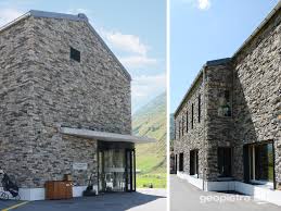 The chalet landhaus inn was built in a. Steinverkleidungen Fur Geschaftsgebaude Projekt Swiss House Geopietra