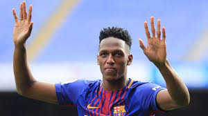 Yerry fernando mina gonzález (guachené, cauca; Barcelona Unveil Yerry Mina At Nou Camp With Colombian Going Barefoot Football News Sky Sports