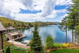 Deed lake access in get a ways, a sought after lake access community. Alan Jackson Is Selling His Rustic Lakefront Home For 6 4 Million