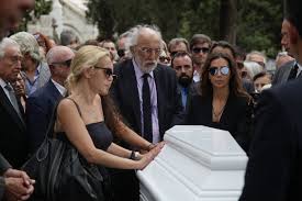 Ο αλέξανδρος λυκουρέζος έχει καταρρεύσει. To Teleytaio Xeirokrothma Sthn Agaphmenh Zwh Eikones People Amp Style Eidhseis