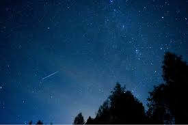 La tradizione delle stelle cadenti ha origini molto antiche e solo più tardi fu associata al martirio di san lorenzo. M6seyksi68lsjm