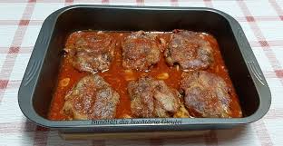 Desigur că mâncărica de praz cu măsline poate fi şi o excelentă garnitură lângă o pulpa de pui sau orice alt fel de carne vă place, dar eu îl prefer aşa, simplu, ca fel de bază. Ceafa De Porc In Sos De Rosii Si Usturoi BunÄtÄÈi Din BucÄtÄria GicuÈei