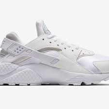 Shoes lifestyle running basketball jordan training & gym soccer golf track & field skateboarding tennis baseball boots sandals & slides shoes $100 & under all shoes. 34 Best White Sneakers For Women 2021 The Strategist New York Magazine