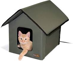 Every cat likes to have to space that's all their own, and aosom's cat houses do just that. 9 Best Outdoor Cat Houses To Buy In January 2021 Buyer S Guide