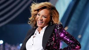 Beyonces mum is 47yrs old and if you do not know talk to my hand. Flashback Here S How Beyonce Revealed Her First Pregnancy