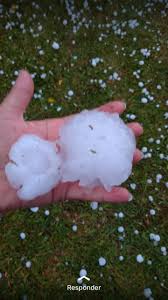 Moradores de duas cidades do texas, hitchcock e santa fé, acordaram com telhados e janelas quebrados, depois de uma chuva de granizo gigante na noite de terç. Chuva De Granizo Causa Estragos E Benedito Novo Vai Decretar Situacao De Emergencia Nd