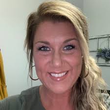 Vicki Coates (@Vickilynncee)