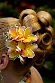 Wedding makeup tips wedding beauty beach wedding hair wedding updo hawaiian flower crown flower crowns wedding hairsyles unique. Hair Do For Hawaiian Wedding Hawaiian Wedding Flowers Hawaiian Wedding Flowers In Hair