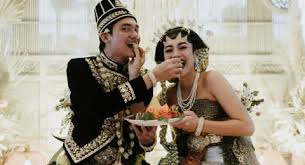 Maybe you would like to learn more about one of these? Kumpulan Berita Idol Elly Sugigi Dituduh Nikah Setingan Adipati Dolken Diminta Perbaiki Agama Bagian 11