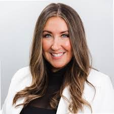 Amanda Scharff's Instagram, Twitter & Facebook