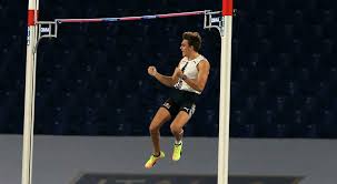 Possiamo quindi ben aspettarci presto un nuovo record mondiale dall'ucraino. Atletica Golden Gala Duplantis Record Mondiale Asta Con 6 15 Battuto Il Primato Di Bubka Del 94