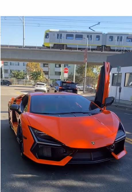 Canelo Álvarez y su impresionantes Lamborghini