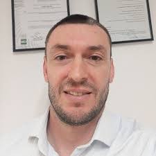 Jonathan Hind's Instagram, Twitter & Facebook