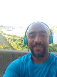 Despues de misa nada como un 10k en el Mississippi River para continuar  entrenando