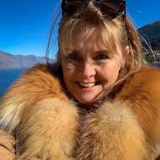 Jill Cole's Instagram, Twitter & Facebook