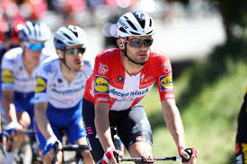 Kasper asgreen valgte rigtigt, da han besluttede at blive bagved van der poel kort inden mål i flandern rundt. Kasper Asgreen Deceuninck Quick Step Cycling Team