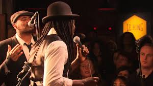 Tom Waits Dance Me To The End Of Love Faada Freddy Le Ring Live Musique Youtube Chanson Musique