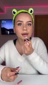 Alice Oakley's Instagram, Twitter & Facebook