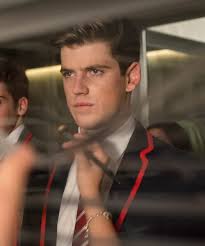 With itzan escamilla, omar ayuso, miguel bernardeau, arón piper. Elite Cast Guide To The Young Hot Rich Characters