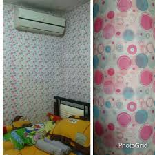 Mengenal wallpaper dinding kamar tidur. Wallpaper Dinding Lokal Doty Pink Biru Wallpaper Dinding Kamar Tidur Shopee Indonesia