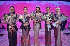 Petaling jaya, oct 16 ― this year's annual dewi remaja beauty contest has introduced stricter rules for all its contestants including a quarantine to avoid a repeat of past scandals and. Tahniah Shaza Bae Juara Dewi Remaja 2019 Media Hiburan