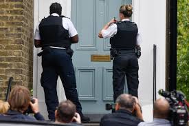 May 26, 2021 · that, at least, was the account given by dominic cummings, formerly mr johnson's chief adviser, as he spoke on may 26th to a house of commons committee investigating the government's handling. Police Turn Up At Dominic Cummings London Home Amid Backlash Over Lockdown Breaches London Evening Standard Evening Standard