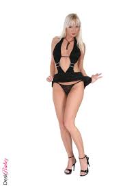 М (single 2020) и sandra and susan mein herz schreit (single 2018). Platinum Blonde Sandra Sanchez Wearing Black Dress Image Gallery 137317