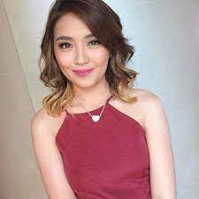Kathryn Bernardo Try On Hairstyles Short Wavy Hair Hair Inspiration