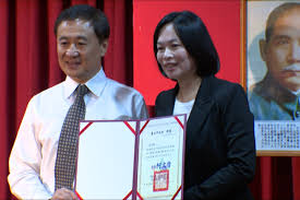 羅智強。 1,182,034 個讚 · 259,657 人正在談論這個。努力發聲，是無法坐視是非不分，是不願看到台灣沉淪，不信公道喚不回！ æˆ´éé½¡çºŒä»»å°åŒ—å¸‚ç«‹å¤§å­¸æ ¡é•·é¢¨å…‰äº¤æŽ¥
