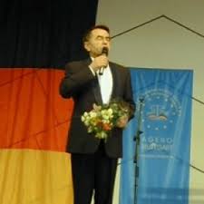 Responde con otra poesía votar! Te Asteapta Un Om Dan Spataru Last Fm