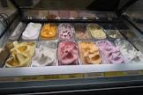 Vortici Cono Gelato Panna E Cioccolato Con Vortici