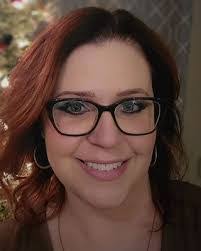 Leigh Perry's Instagram, Twitter & Facebook