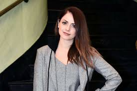 Dieci è un singolo della cantante italiana annalisa, pubblicato il 3 marzo 2021 come primo estratto dalla ristampa del settimo album in studio nuda10. Annalisa A Sanremo 2021 Con Dieci Il Significato E La Storia Al Festival