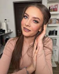 Marcela Hornik Make Up added a...