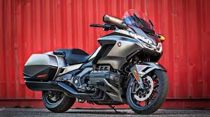 Refinements abound, but the best parts remain the same. 2018 Gl 1800 Gold Wing Impressive Meet Honda S New Flagship Model Drivemag Riders