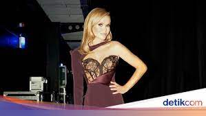 Check spelling or type a new query. Amanda Holden Bongkar Aktivitas Seksual Dengan Suami Usai 12 Tahun Nikah