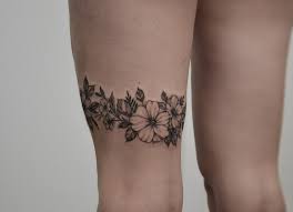 Nápady na tetování tetování na stehno tetování texty. Helkol Tattoo Kviti Kolem Stehna Facebook