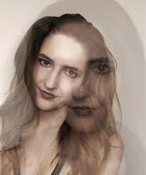 Hollie Starr's Instagram, Twitter & Facebook