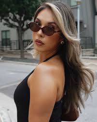 Today's shoutout goes to: @Ae_nutritionandfitness 💪 • Meet Alex Engelman!!!  Alex grew up in Houston and attended University of Texas for a Bachelors of  Science and Kinesiology. Said bye to the corporate