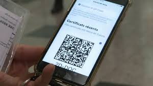 Le pass sanitaire est exigé en france pour accéder à tous les lieux de loisirs et de culture rassemblant plus de 50 personnes, mais aussi, à partir du 9 août 2021, aux cafés, restaurants, hôpitaux, maisons. C Dans L Air Pass Sanitaire Le Prix De La Liberte En Streaming Replay France 5 France Tv
