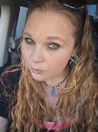 Amber Lear's Instagram, Twitter & Facebook