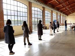 Il portale dà la possibilità di aderire anche agli over 80 che ancora non si sono ancora registrati su aria o non hanno. Vaccino Covid Lombardia Per Gli Over 50 Prenotazione Da Oggi Gia Oltre 270 Mila Adesioni E Prime Iniezioni Corriere It