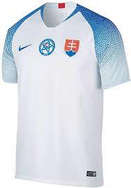 Oficiálny profil slovenského futbalového zväzu/the official instagram account of slovak football association #slovenskisokoli #slovenskisokolici futbalsfz.sk. Nike 2018 2019 Slovakia Home Football Soccer T Shirt Trikot Amazon De Bekleidung