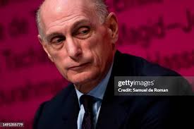 213 Bernard Ruiz Picasso Photos & High Res Pictures